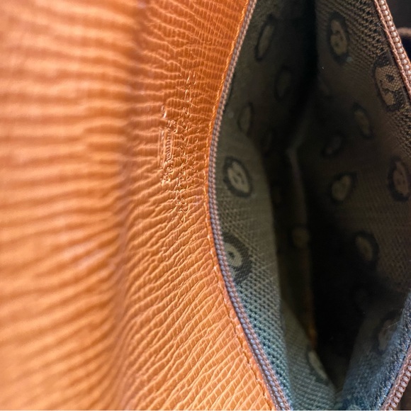 Biscuter Barcelona Leather Handbag - Picture 13 of 16